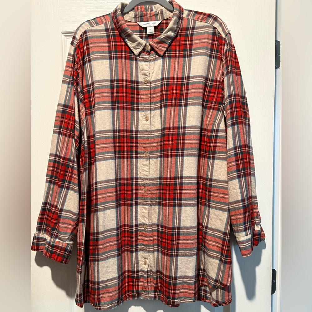 Old Navy plaid flannel button-down shirt